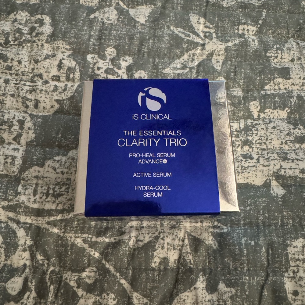iS Clinical The Essentials Clarity Trio